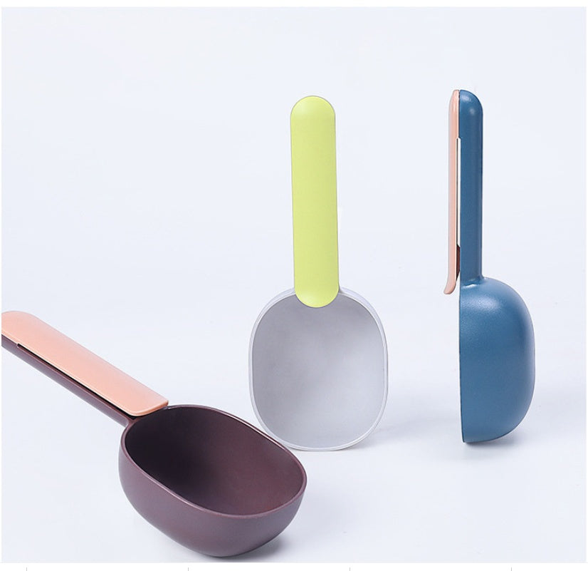 Pet Feeding Spoon – Durable ABS Food Scoop for Dogs & Cats