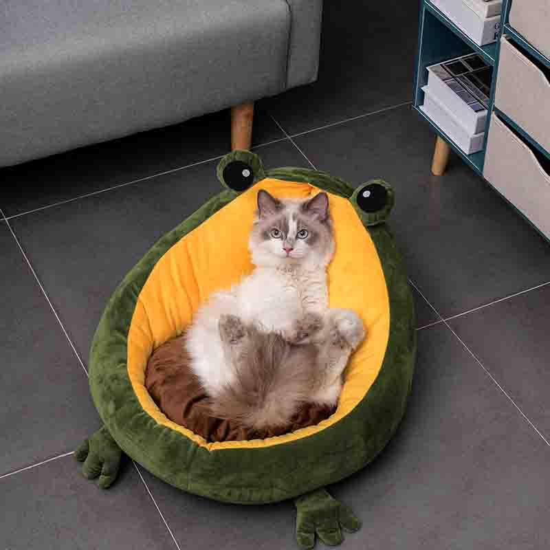 Cozy Winter Frog Nest: The Perfect Semi-Enclosed Bed for Cats