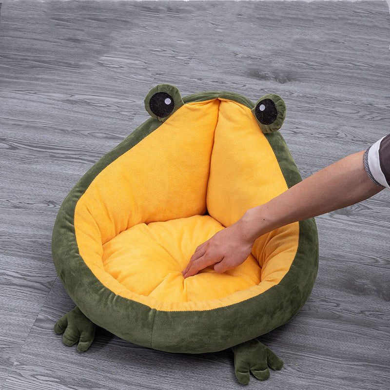 Cozy Winter Frog Nest: The Perfect Semi-Enclosed Bed for Cats