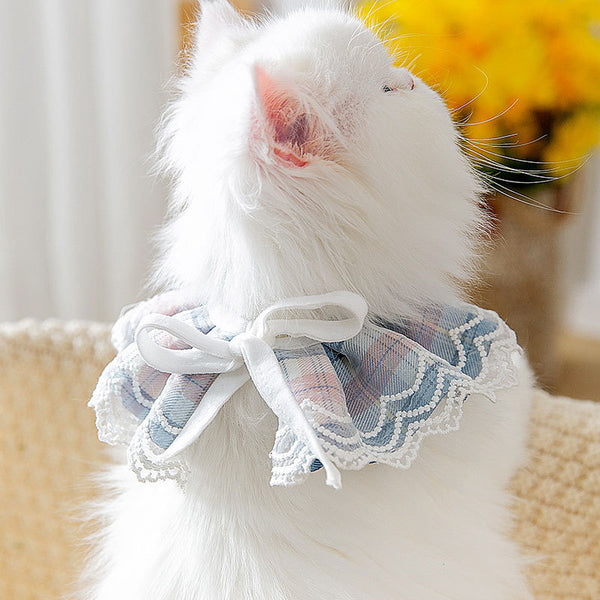 Stylish Cat Scarf Collar - Elegant Pet Bandana for Fashion & Comfort